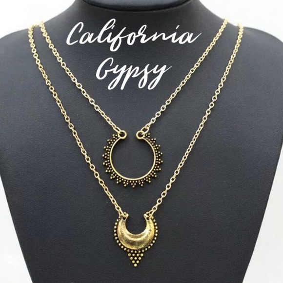Jewelry - RESTOCKING🎉Antique gold double crescent necklace